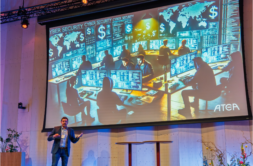 Foto av presentasjon på scene